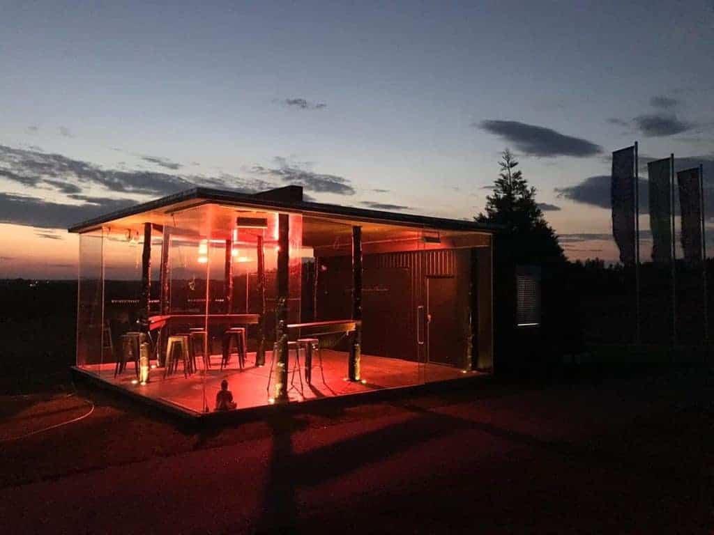 Glasraum am Golfplatz