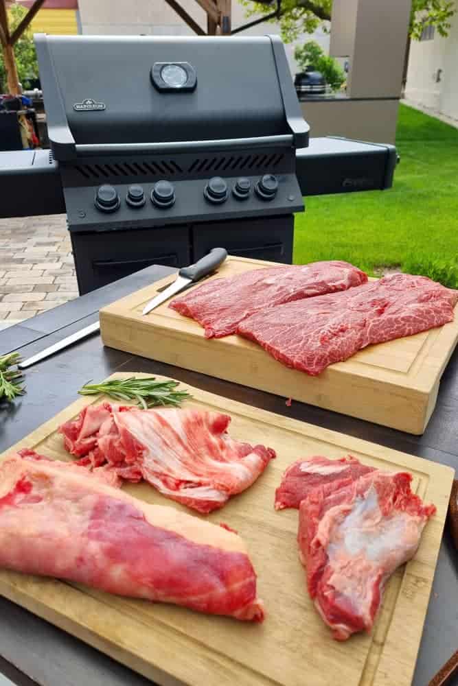 Wagyu Fleisch vor Napoleon Grill