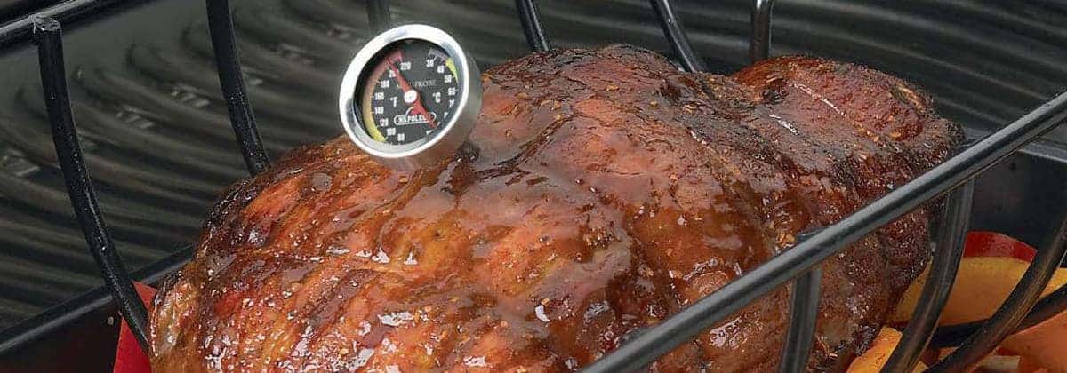 Schweinsschopf mit Bratenthermometer