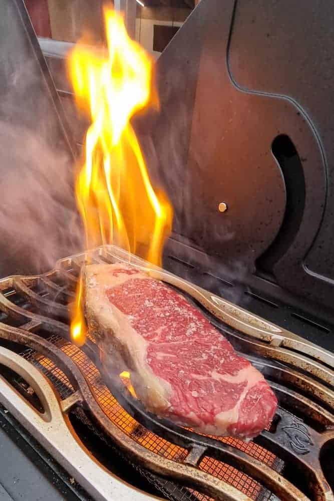 Wagyu Beiried Schnitte auf der Sizzle Zone