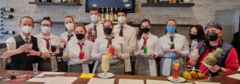 Adi Matzek mit Schülern der Berufsschule Geras